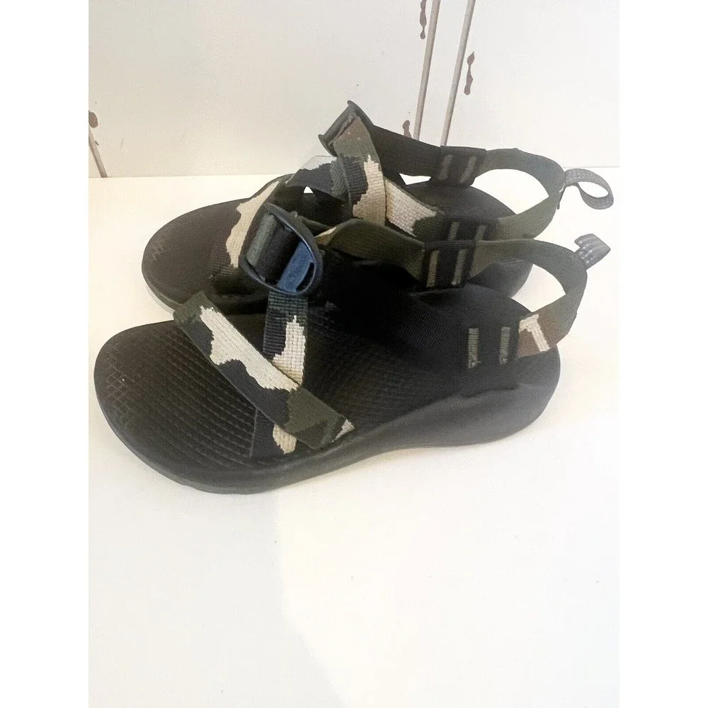 Chaco Kids Sandals in Black and Camouflage - Picture 5 of 7